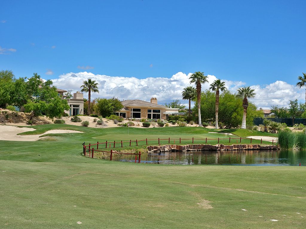 18th Hole at Red Rock Country Club (Mountain) (584 Yard Par 5)